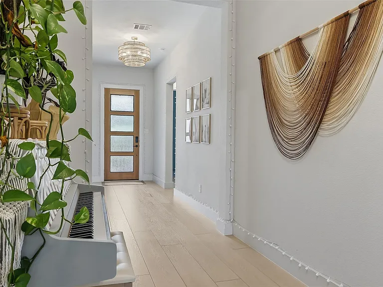 8407 Prairie Rye Dr — Photo 2
