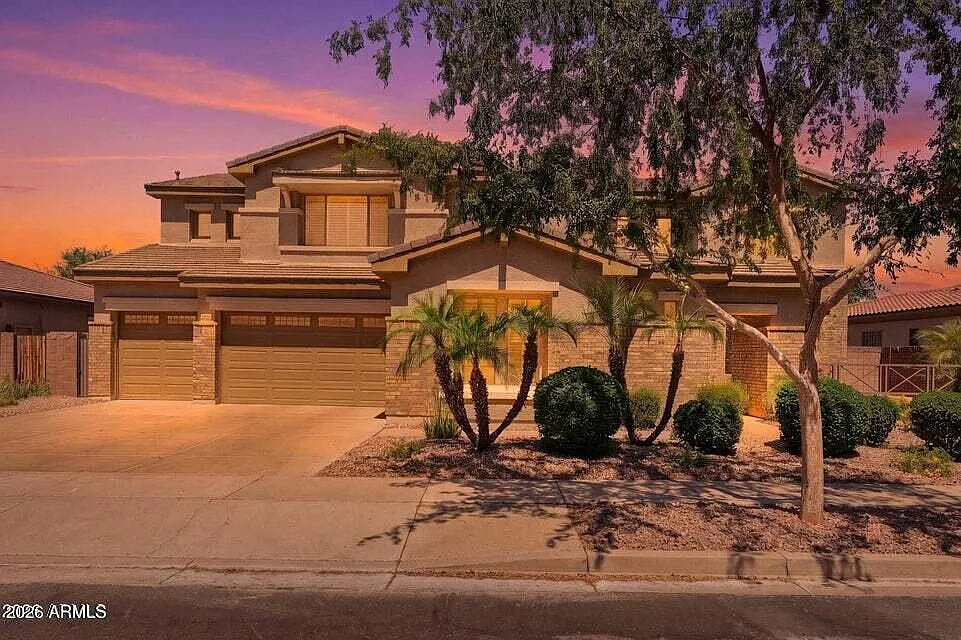 7 bed, 4.5 bath, 5339 sqft, $5,500 — Photo 4