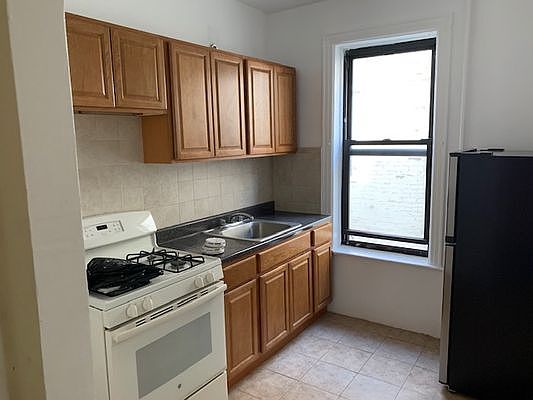 2nd image of 48-26 41st St #2G