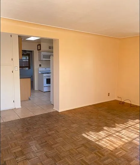 2601 N Calle De Romy — Photo 3