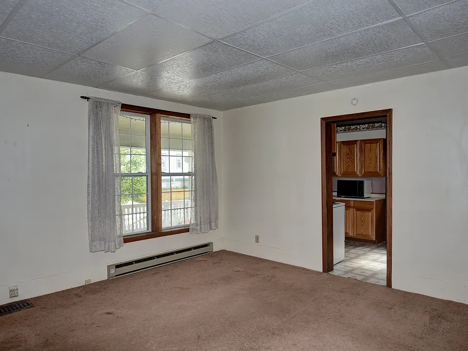 Additional Living Room