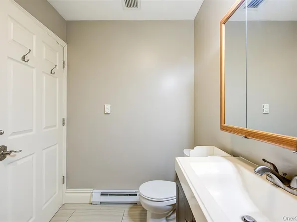 135-46 Grand Central Parkway South Sr image 14 of 17