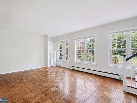 3rd image of 1705 Preston Rd