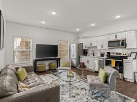 2612 SW Livingston Sq