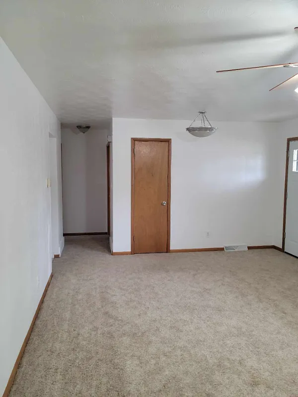 3 bed, 1368 sqft, $2,200 — Photo 3
