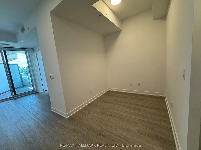 8188 Yonge St #431 — Photo 14