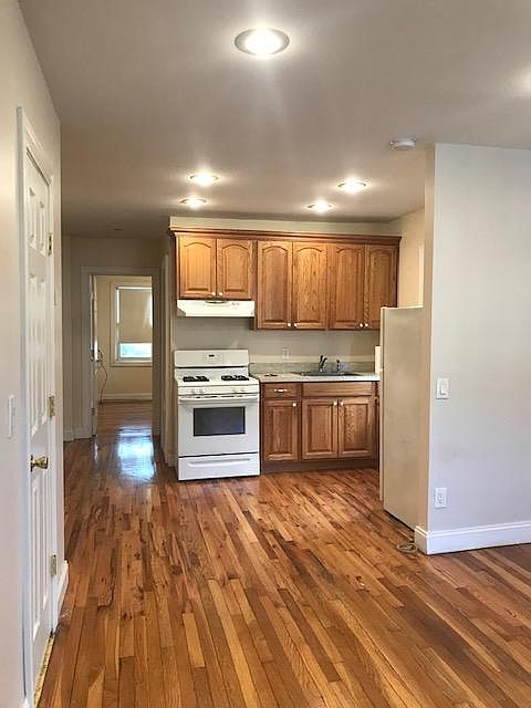Farmingdale, NY Rooms for Rent –