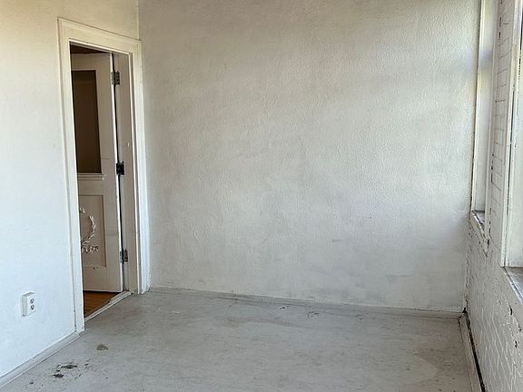 4th image of 904 Raymond Ave #906-4