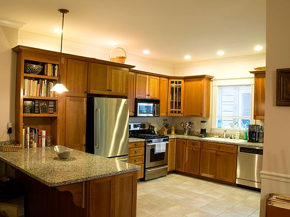 3rd image of 366 E St