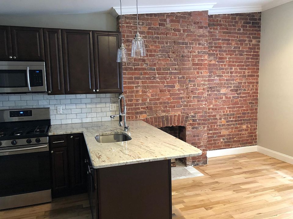 Kitchen / Granite counter tops