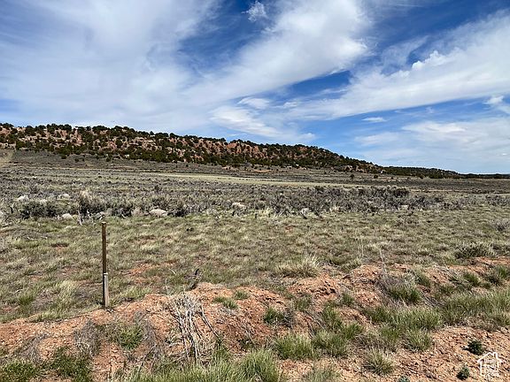 5th image of 46592 W Thunder Ridge Rd