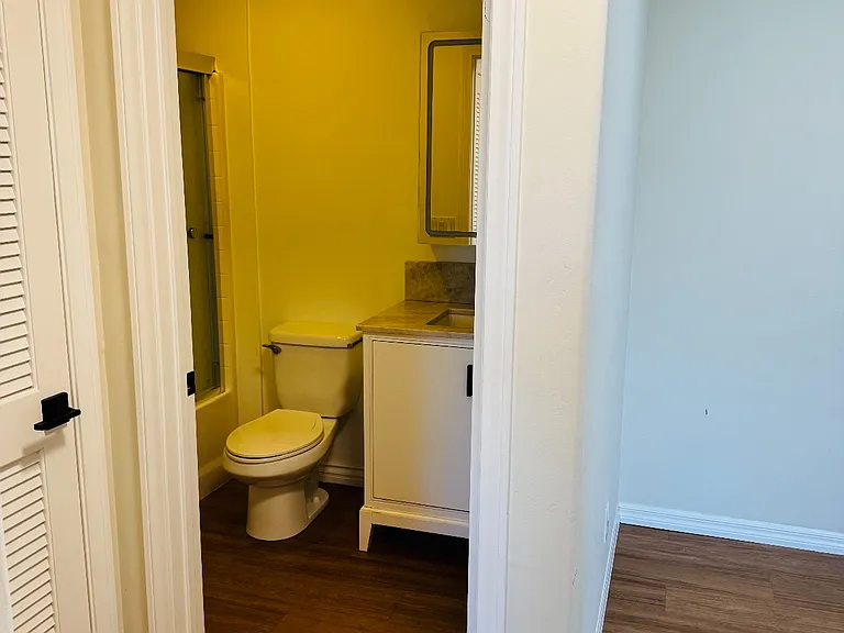 5252 Balboa Arms Dr #289 — Photo 7