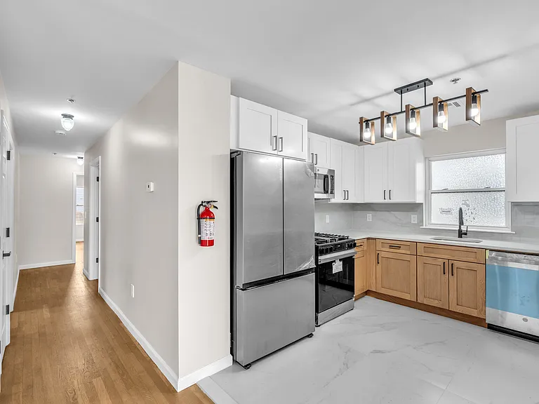 15-17 Wharton St #2 — Photo 4
