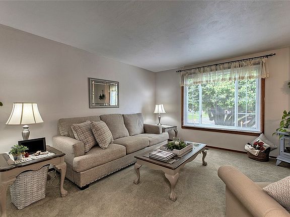 5th image of 65 W Glennis Dr