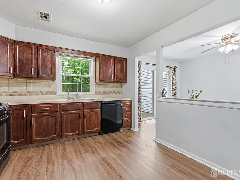 2804 Cricket Cir — Photo 11
