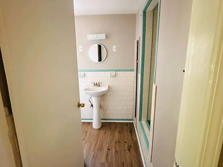 1822 Grove Hill Ln — Photo 14