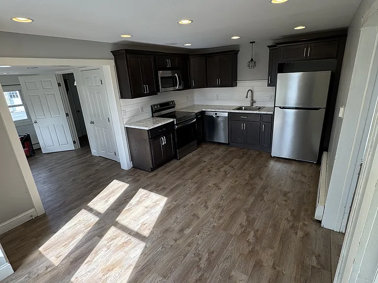 120 S State St — Photo 1