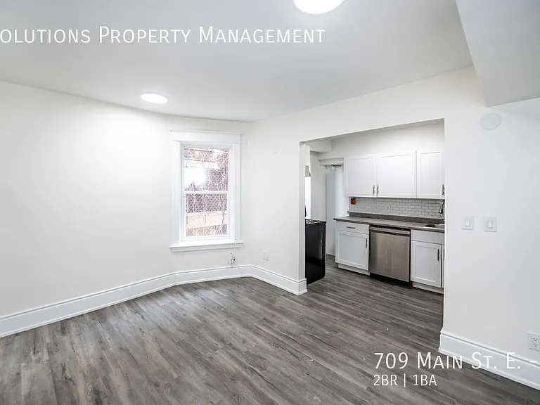 709 Main St E #2 — Photo 7