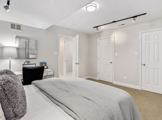 2139 W Dickens Ave, Chicago, IL 60647