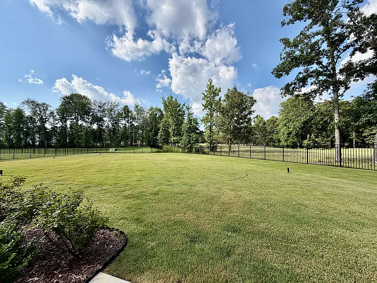 911 Cypress Point Ln — Photo 2