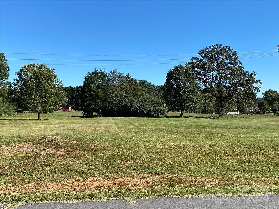 2nd image of L35 Hallmark Estates Dr