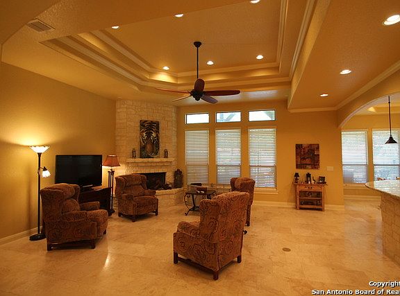5th image of 104 Circle Six Dr