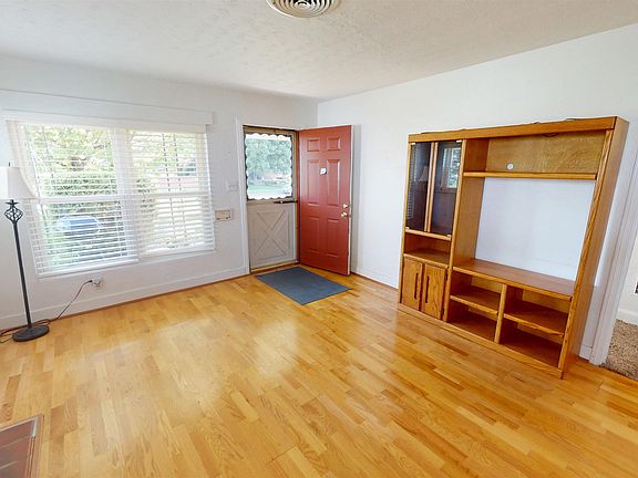 5th image of 411 Alabama St