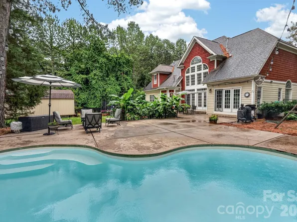 173 Yellow Jacket Cir, Mooresville, NC 28117
