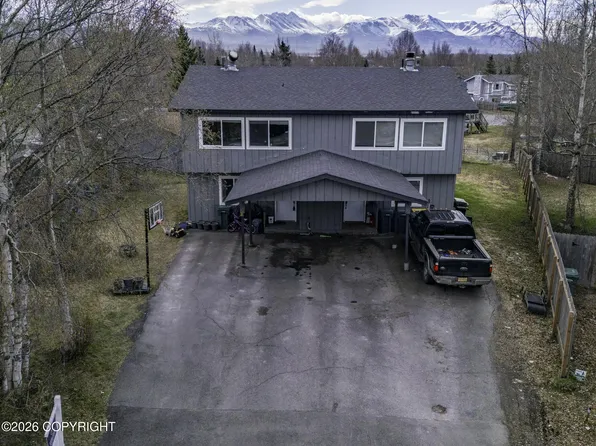 8941 Woodstock Cir, Anchorage, AK 99502