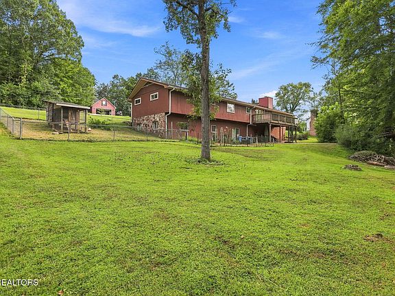 5th image of 131 Cumberland View Dr