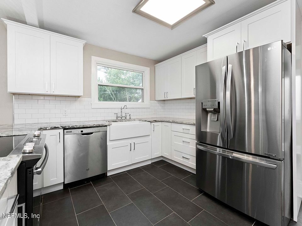 1st image of 1028 VERONICA Street