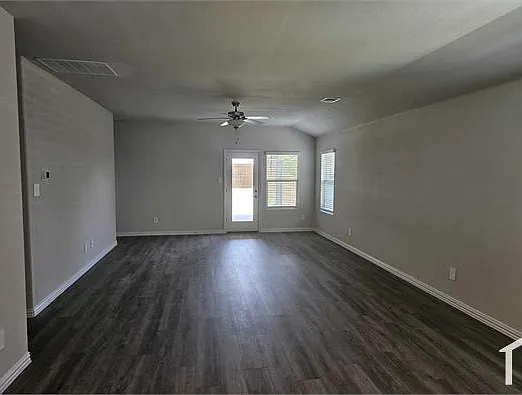 2257 Cliff Springs Dr — Photo 8