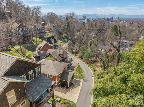 29 Shady Park Ln, Asheville, NC 28804