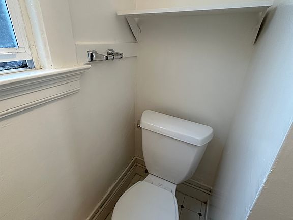 2nd image of 1628 Bush St #7