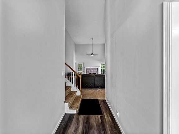 4th image of 517 Rosewood Cir