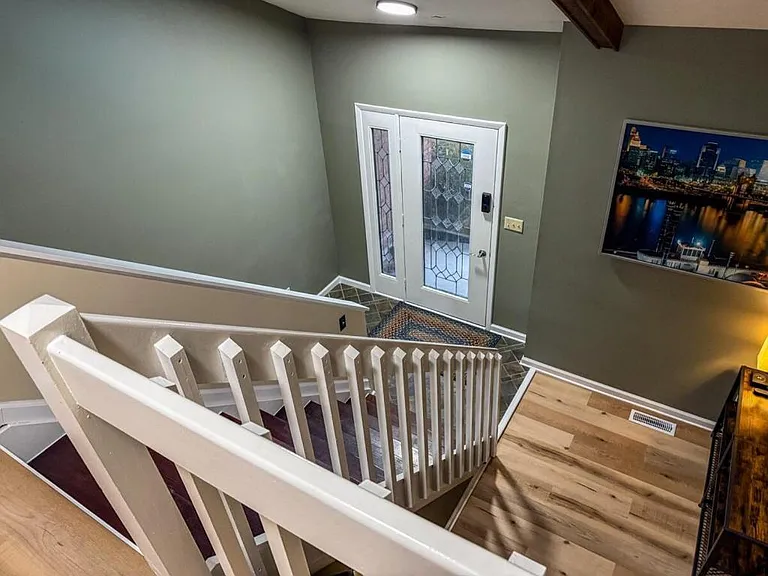 528 Beaumont Ct — Photo 3