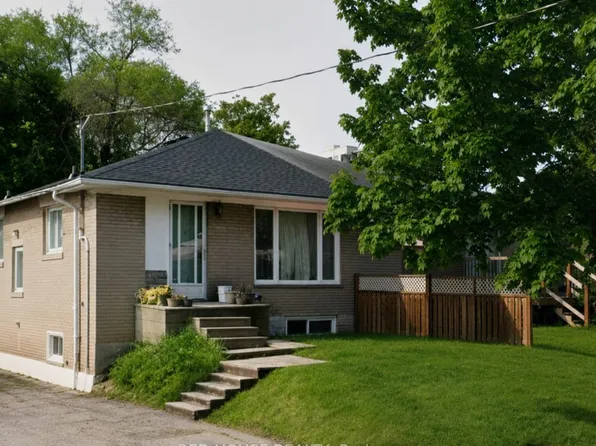 218 Penn Ave, Newmarket, ON L3Y 2S5