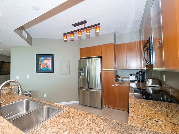 5th image of 10 Venetian Way APT 301