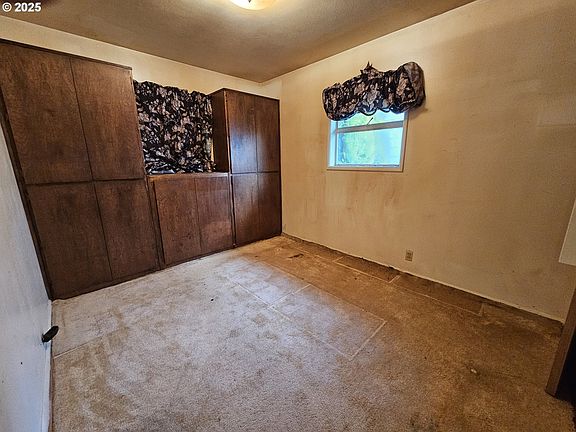 4th image of 740 Riverdale Dr
