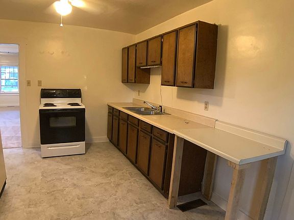 4th image of 2850 Lansing Dr