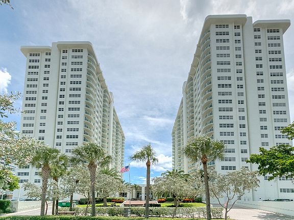5th image of 3410 Galt Ocean Dr APT 904N