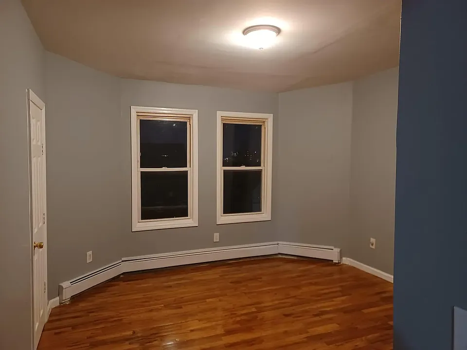 87 N 4th St #22