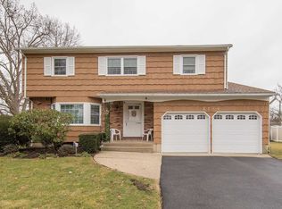 2784 Genevieve Ct, North Bellmore, NY 11710