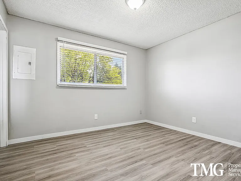 T Street Apartments — Photo 16