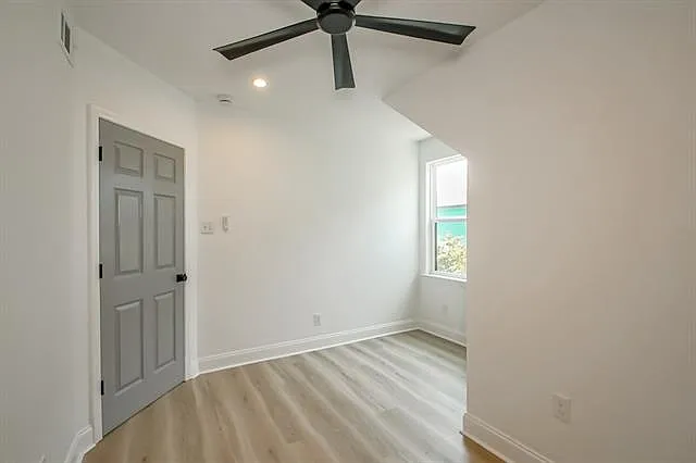 3869 Pauger St — Photo 11