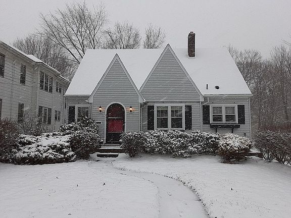 2nd image of 223 E Sheridan Ave