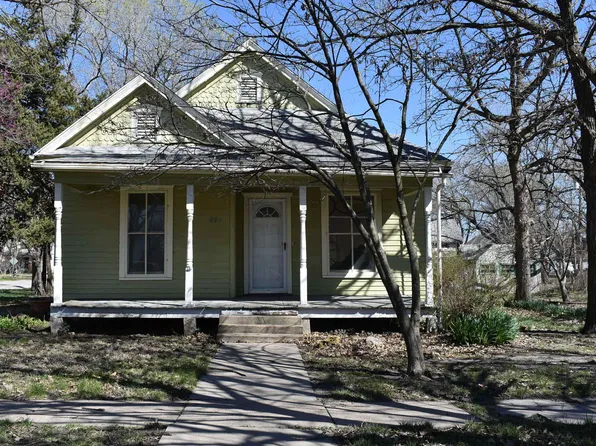 224 N Elm St, Whitewater, KS 67154