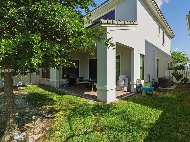 8815 NW 37th Dr — Photo 27