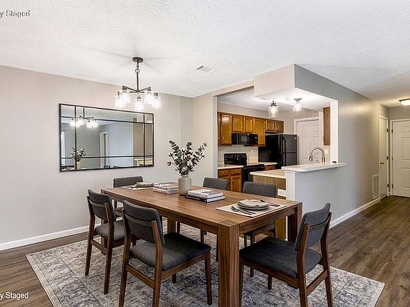 2nd image of 70 Creekwood Dr Unit 4