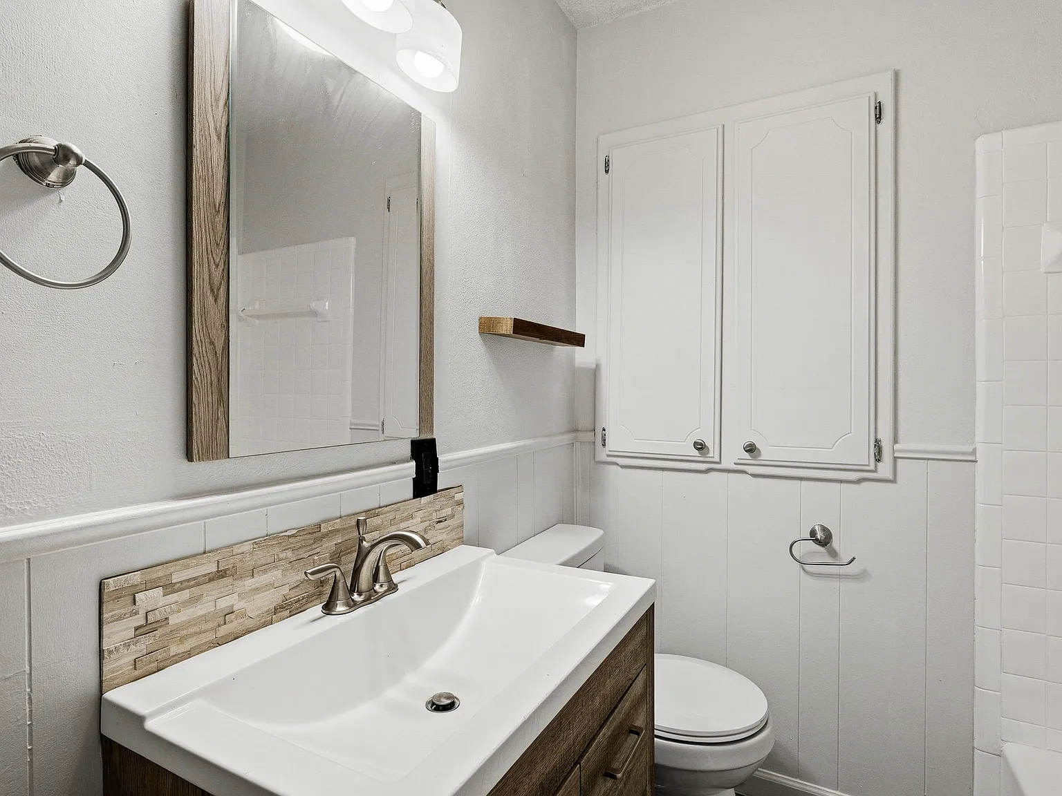 1045 S Reno — Photo 3